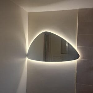 Veidrodis FIGŪRA 3 su foniniu LED apšvietimu (700 x 1160 mm)